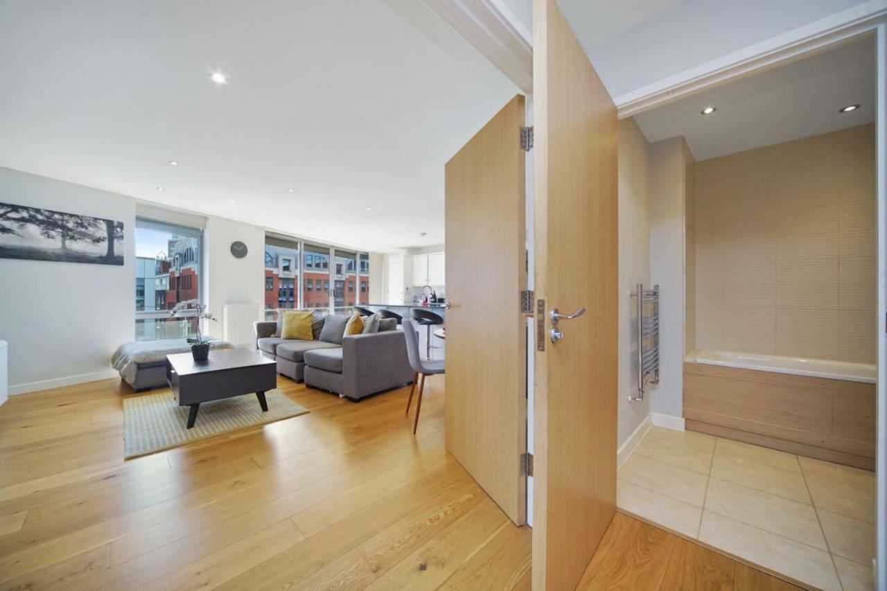 2 Bed Executive Penthouse Near Liverpool Street Free Wifi By City Stay Aparts London Exterior photo